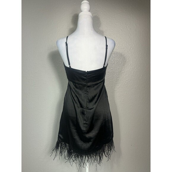 Urban Outfitters Mini Black Bottom Feathered Dress Size Small Petites A7‎ - Picture 4 of 8